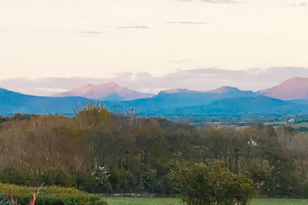 Вілла Snowdon Bay - North Wales - Stunning Llyn Peninsula Mountain & Ocean Views - Wilde Retreats Пуллгелі Екстер'єр фото